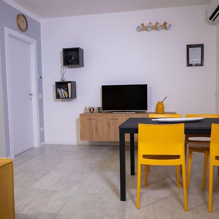 La Casa Sul Naviglio Di Debora Daire Milano Dış mekan fotoğraf